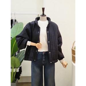 [포커스]  24FW3J9JP5649_세로 퀼팅 누빔 패딩 점퍼