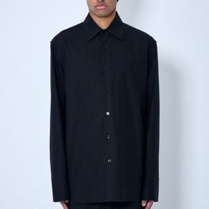 26 SS 구찌 GUCCI 미니멀 로고 프론트 클래식 포플린 셔츠 블랙 823830 Z7AMD 1000