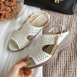 제이슈 / 제이슈 소가죽 짱짱밴딩 통굽 웨지힐 샌들 4cm