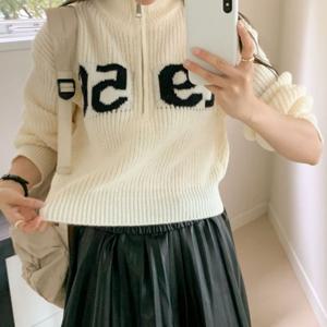 [옷자락]여자 하프집업 터틀넥 박시핏 필기체 가을니트 티셔츠