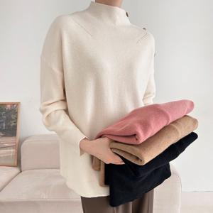 [옷자락]여자 스카시 빅사이즈 박스 언발 어깨버튼 터틀넥 니트