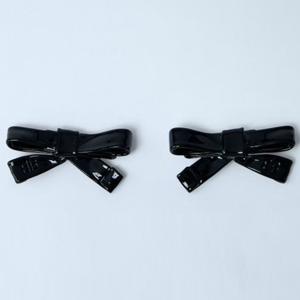 26 SS 발렌시아가 Bow BB 로고 디테일 보우 모티프 이어링 블랙 835414 TZ99M 1449