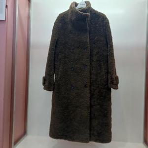 Latium HC06 H라인 품편한 뽀글이 컬링램 하이넥 양털 롱코트 T2554ct02B