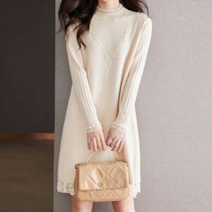 [드레스허그] 엘비 러플 레이스 긴팔 원피스_230809_JC48