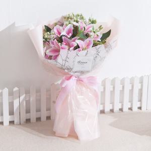 백합 조화 꽃다발 열매 45cm 2컬러 인테리어 꽃 선물 장식 기념일 졸업식 발표회 학예회