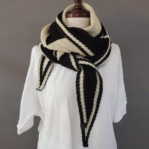 [애슬릿] 빅 H 니트 마름모 숄 케이프 망토 겨울머플러