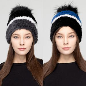 [보스룸]여자 풍성한 폼폼방울 뜨레라인 포인트 배색 겨울 밍크모자비니