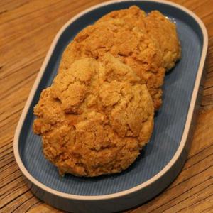 갤러리아_국내산 발아 통밀로 만든 비건빵 소보로빵 100g 5개입