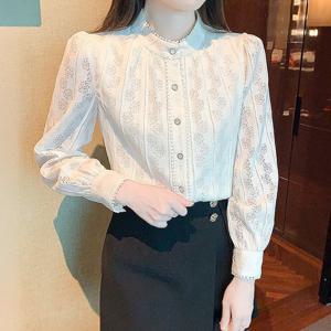 [퀸이즈] [~88까지]제스 레이스 버튼 플로럴 블라우스