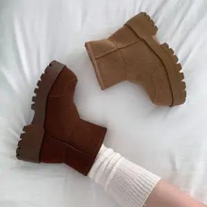 [신상오픈런]여성 겨울 앵클부츠 키높이 둥근코 털내장 스타일 (44092222)