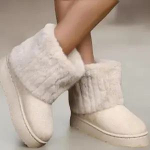 [신상오픈런]여성 앵클 부츠 퍼 장식 라운드 바닥 디자인 (44092220)