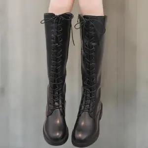[신상오픈런]여성 레이스업 롱 부츠 슬림핏 기모 워커 스타일 (44092204)