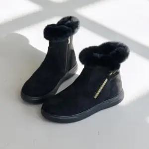 [옷자락]여성 인조털 스웨이드 사이드지퍼 통굽 앵클부츠