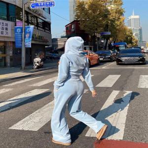 골드 벨벳 여성 스포츠웨어 세트 캐주얼 후드 루즈핏 투피스 세트 에이징리스 봄 가을 신상품