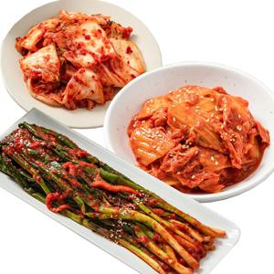 내가 먹으려고 만든 김치 3종 골라담기 볶음김치500g, 맛김치500g, 쪽파김치1kg 통에 담은 여행 캠핑용 실속김치