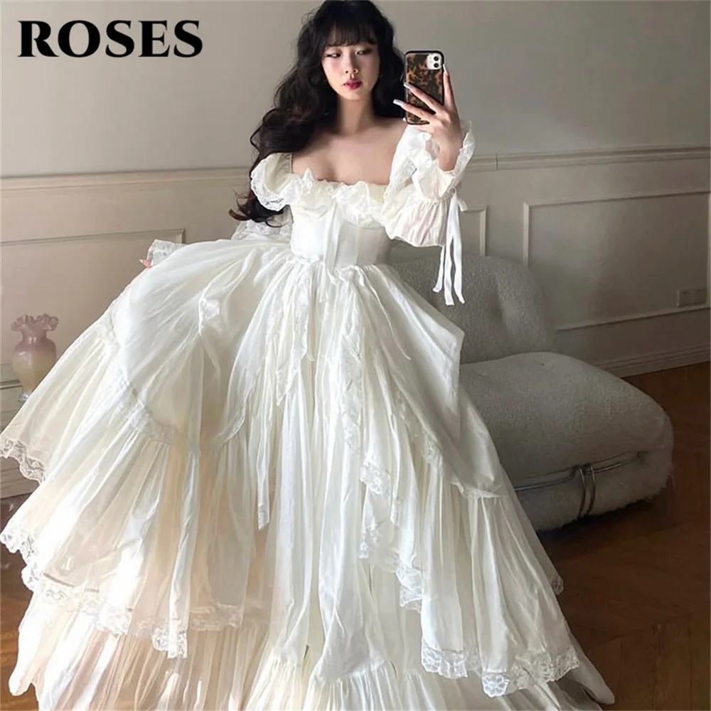 ROSES 화이트 파티 드레스 볼륨감 있는 퍼프 슬리브와 계층화된 프릴 댄스 파티 드레스가 있는 스퀘어 넥라인 나이트 드레스 맞춤형