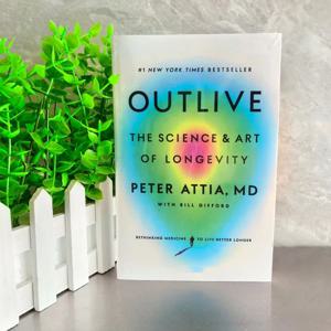 Outlive Par Peter Attia La Ciencia Y El Arte De La Longevidad Livre De Poche En Anglais 책 영어 소설