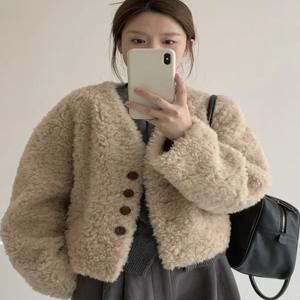 한국 스타일 두꺼운 양털 자켓 여성용 V넥 숏 코트 루즈핏 겨울 아우터 따뜻한 플러시 롱 슬리브 코트