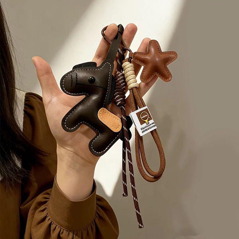 포니 키체인 가죽 백팩 참 장식 개인 맞춤형 자동차 키체인 가방 펜던트 미우 핸드백 스트랩 장식 선물