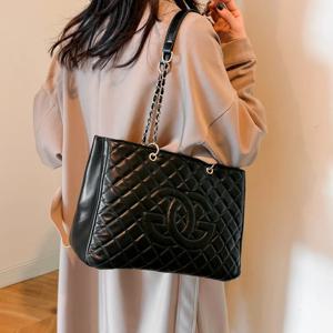 여성을위한 우아한 가죽 숄더백 디자이너 크로스 바디 핸드백 럭셔리 여성용 토트 지갑 세련된 기저귀 가방 클래식