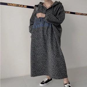 플러스 사이즈 아메리칸 레오파드 프린트 후드 긴팔 드레스 여성용 루즈 스웨트셔츠 롱 드레스 봄 가을 캐주얼 스타일 A라인 스커트