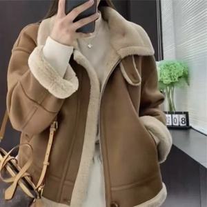한국 스타일 여성 겨울 코트 양털 자켓 두꺼운 따뜻한 루즈핏 디자인 일체형 가죽 퍼 코튼 의류 짧은 아우터