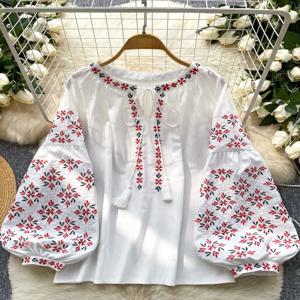 레트로 에스닉 랜턴 슬리브 셔츠 여성용 루즈핏 얇은 태슬 자수 디자인 여름 상의 한국 스타일 긴팔