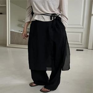 2025년 봄 여성용 깅엄 체크 앞치마 스타일 미니스커트 빈티지 유니크 디자인 버튼 장식 프록 커튼 스커트 출퇴근 패션