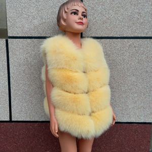 가을과 겨울에 따뜻함을 유지하는 어린이 모피 조끼 진짜 여우 모피 소녀 모피 조끼와 소년 모피 조끼는 같은 스타일입니다.