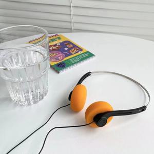 새로운 온이어 유선 스테레오 헤드폰 단일 3.5mm 와이어 플러그 레트로 빈티지 스타일 조절 가능한 헤드밴드 워크맨 CD 플레이어 컴퓨터용