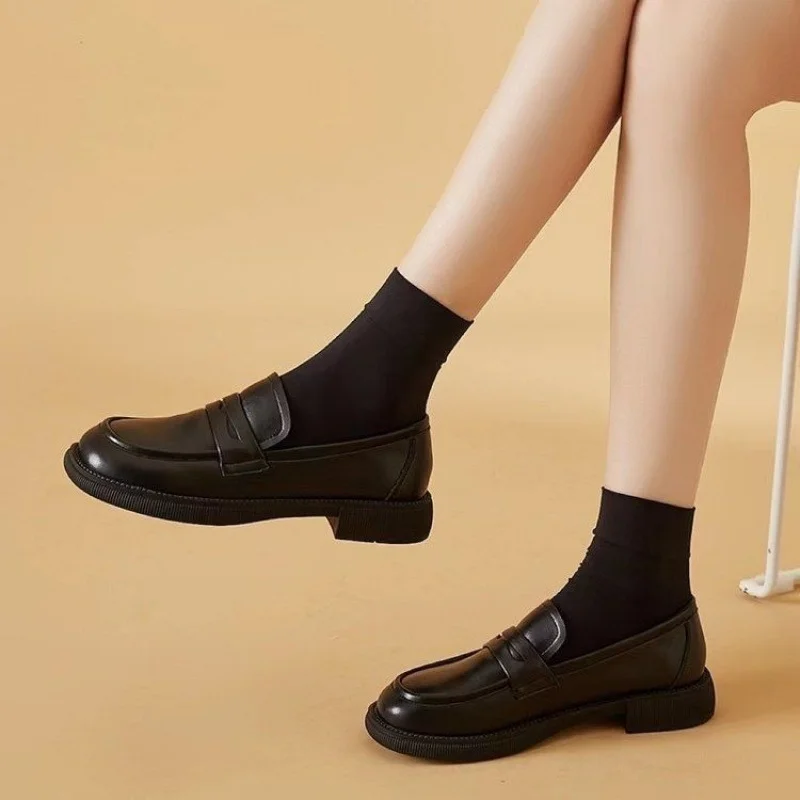 여성용 블랙/레디쉬 브라운 플랫폼 로퍼 라운드 토 청키 솔 슬립온 페니 로퍼 편안한 캐주얼 오피스 슈즈