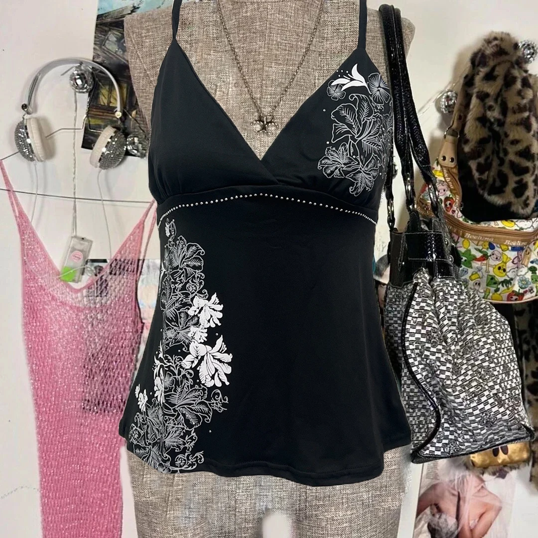 Y2K 빈티지 블랙 서스펜더 탑 여성 하라주쿠 플라워 그래픽 프린트 리벳 미니 캐미 코튼 고딕 섹시 핫티 여름 옷