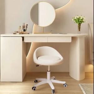 침실 등받이가 있는 화장대 스툴 크림 스타일 네일 아트 의자 가정용 심플 메이크업 스툴