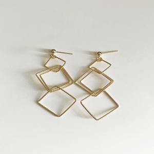 줄리아 데일리 드롭 귀걸이/귀찌