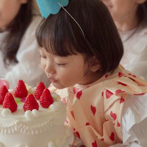 러빗 하트프릴 방수 턱받이