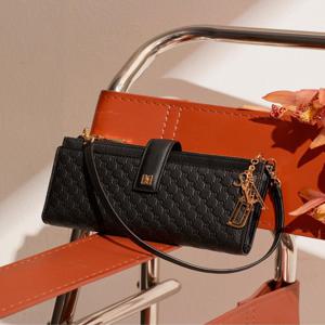 [선물포장] 블랙 DD 로고패턴 소가죽 다기종 핸드폰 월릿백 DCWA5F515J