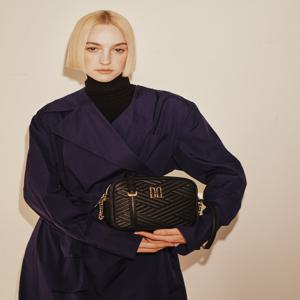 [CARLISLE] 블랙 칼라일 가죽 체인 크로스백 DCBA5F361J