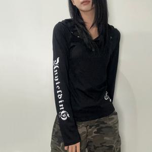 여성 Y2K 프린팅 후드 긴팔 티 [힙 무드 백포인트 2color 레터링 단추 버튼 얇은 티셔츠 봄 가을 겨울 여자 유니크 빈티지 상의]