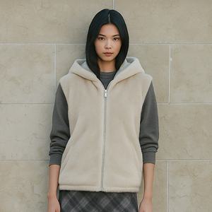 [최초가210,000]클래식 후드 FAUX밍크 퍼 집업베스트_SOVS250102