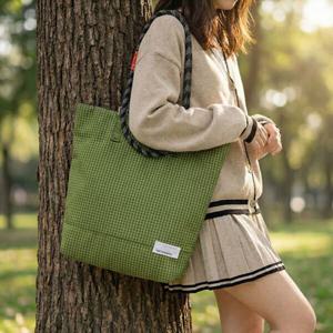 오늘도구름상회 로프 핸들 체크 방수 초경량 숄더백 토드백