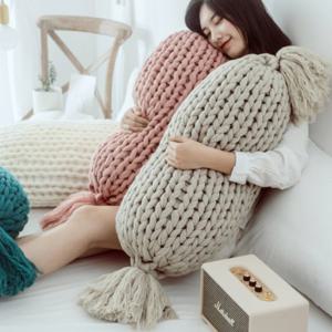 포근한 니트 롱쿠션 캔디 바디필로우 핸드니팅 인테리어 쇼파 쿠션