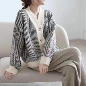 가을 프리미엄 레트로 스트라이프 러그래 니트 가디건 오버핏 두꺼운 니트