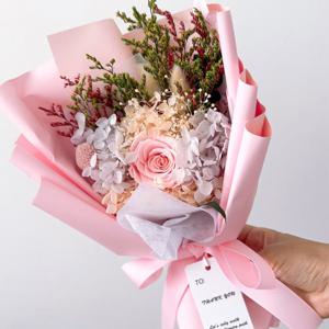 생화 프리저브드 꽃다발 + 쇼핑백 (핑크)  시들지 않는 꽃 - 소량재고로 저렴하게 판매중