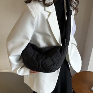 패딩 물결패턴 크로스 미니 크로스백 경량 패딩백 (2개이상 추가할인)