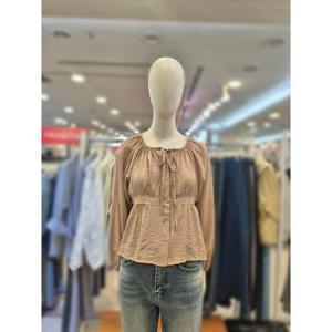 부루앤쥬디 세이브존03 부루앤쥬디 라운드넥 셔링 리본 블라우스 AGBBRJBL114BA