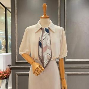 [아니베에프]A55WBL420_타이넥 카라 블라우스