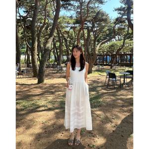 아떼바네사브루노 여성 25SS 백화점BEST시즌오프 화이트 소재배색 민소매원피스 VLDR5B301WT