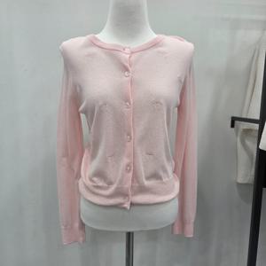 [로엠]리본 자수 긴팔가디건_RMCKE38RT1