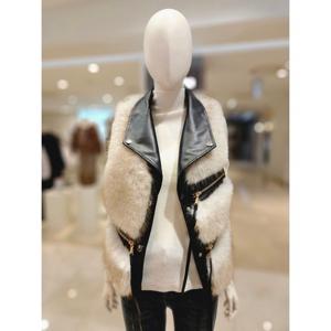 [르니앤맥코이]페이크가죽 배색 퍼 베스트 MM12VT401HJY