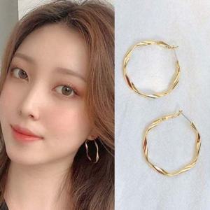 패션귀걸이 주얼리 이어링 예쁜 미들웨이브 링귀걸이